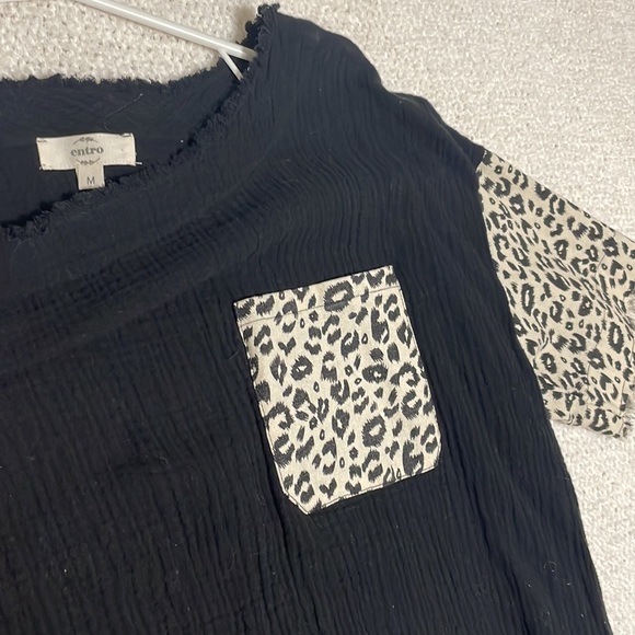 Leopard Pocket Tee - Picture 2 of 2